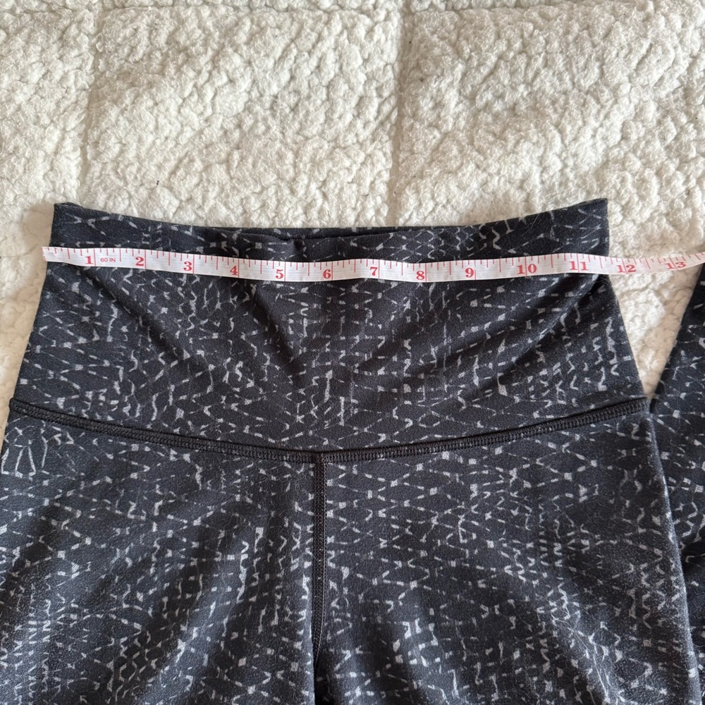 Lululemon True Self Crop II - Black and White Pattern - Picture 12 of 14